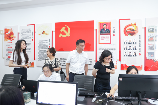 电商监督滑动1 - 副本.png